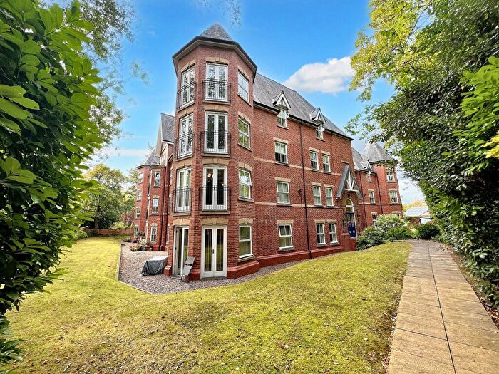 2 Bedroom Flat For Sale In Sandwich Road, Eccles, M30