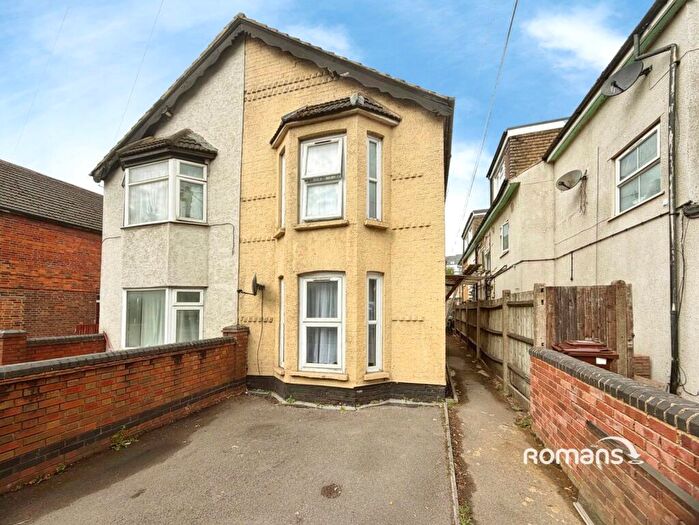 1 Bedroom House To Rent In Hughenden Road, High Wycombe, Buckinghamshire, HP13