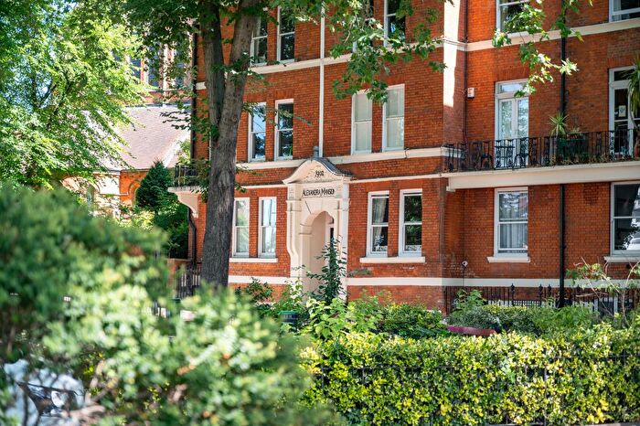 Studio To Rent In Dennington Park Road, London, NW6