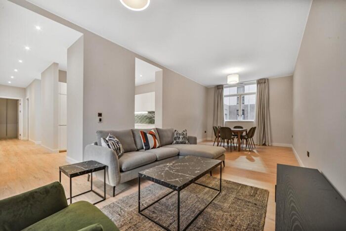 4 Bedroom Flat To Rent In Carpet Street Sugar House Island, E15