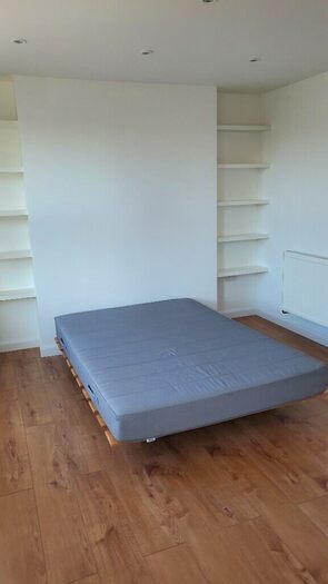 Studio To Rent In Grafton Road, Camden, London, NW5