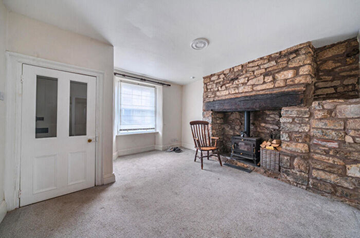 3 Bedroom House To Rent In Brook Street, Bampton, Tiverton, EX16