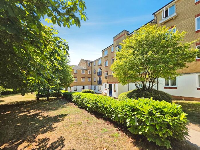 1 Bedroom Flat For Sale In Dadswood, Harlow, Essex, CM20