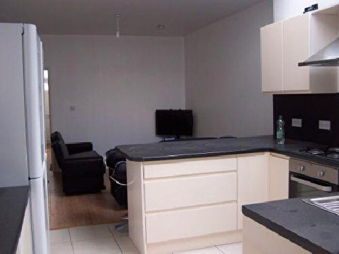 6 Bedroom House To Rent In Dale Road, Selly Oak, Birmingham, West Midlands, B29