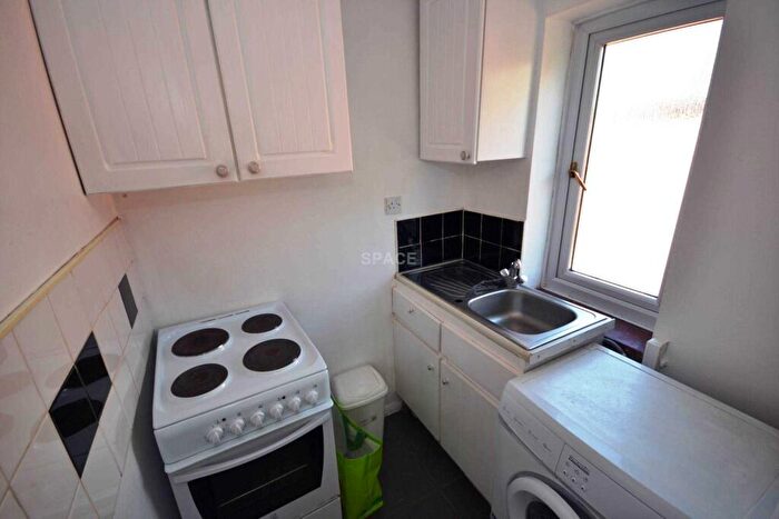 Studio To Rent In Alpha House Flats, Kendrick Road, Reading, Berkshire, RG1