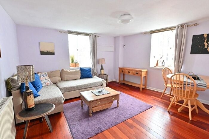 2 Bedroom Flat To Rent In Chapel Lane, Leith, Edinburgh, EH6