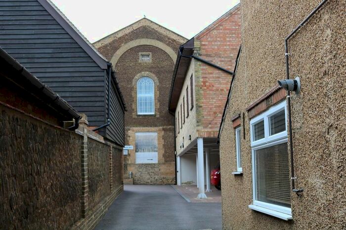 1 Bedroom Flat To Rent In Chapel Court, Sun Street, Sandy, SG19