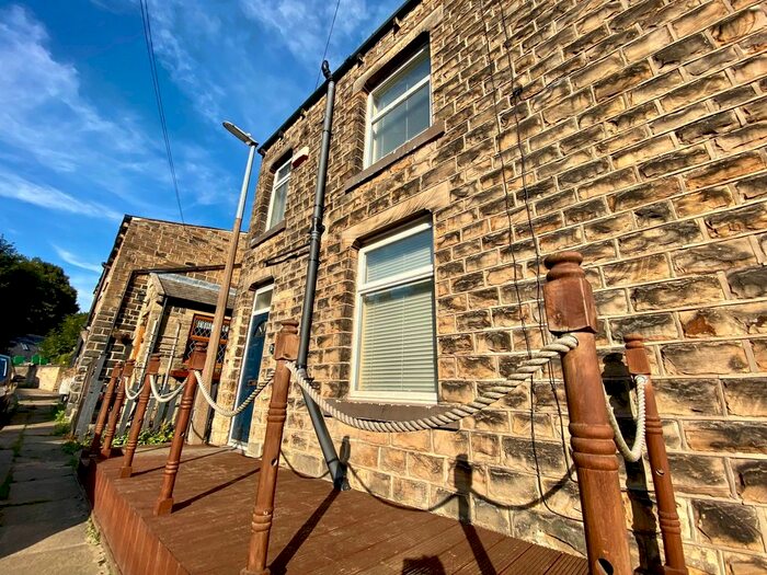 2 Bedroom Property To Rent In Upper Quarry Road, Huddersfield, HD2