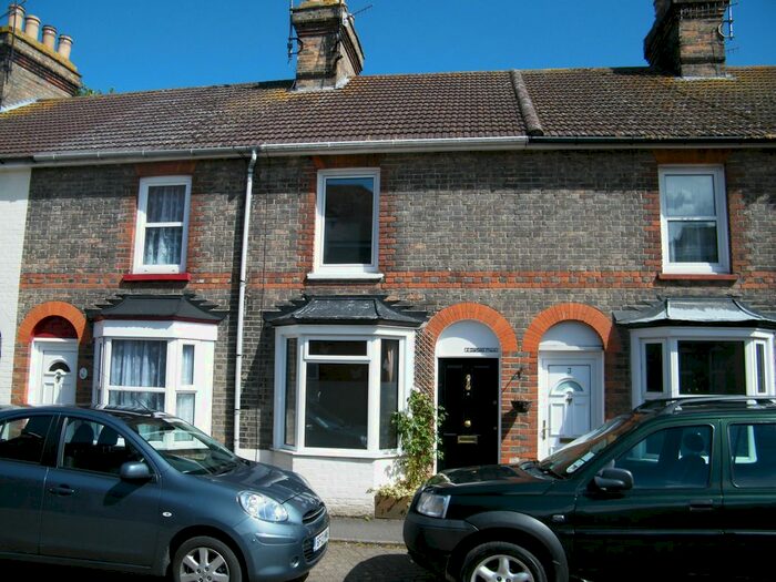 2 Bedroom Property To Rent In Garfield Place, Faversham, ME13