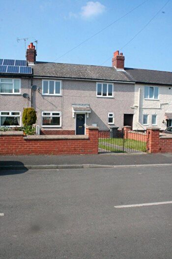 3 Bedroom Semi-Detached House To Rent In South Street, Highfields, Doncaster, DN6