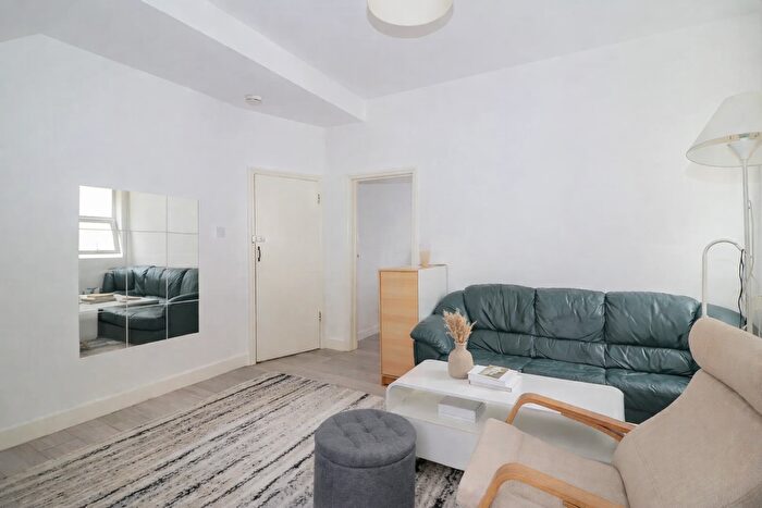 1 Bedroom Flat To Rent In Birkbeck Road, Beckenham, BR3