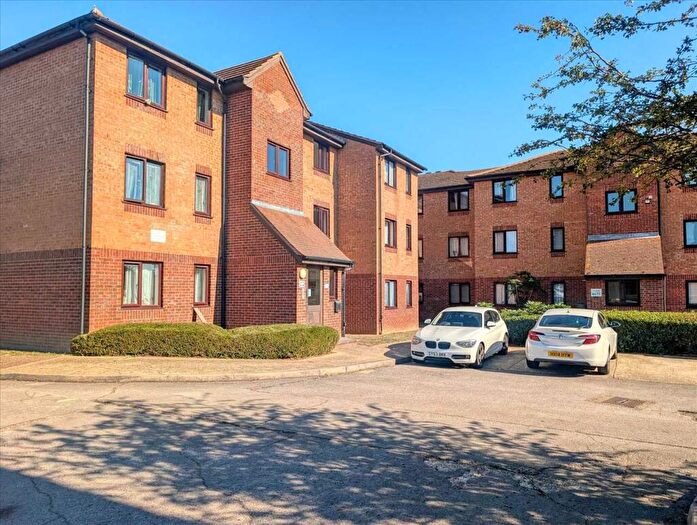 1 Bedroom Flat For Sale In Campernell Close, Brightlingsea, CO7