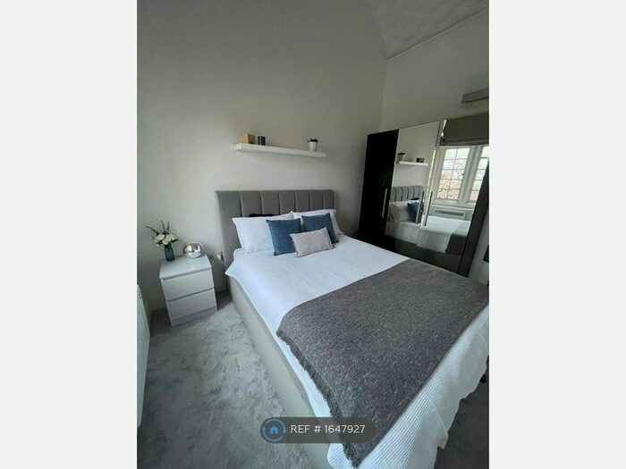 1 Bedroom Flat To Rent In The Galleries, Warley, Brentwood, CM14