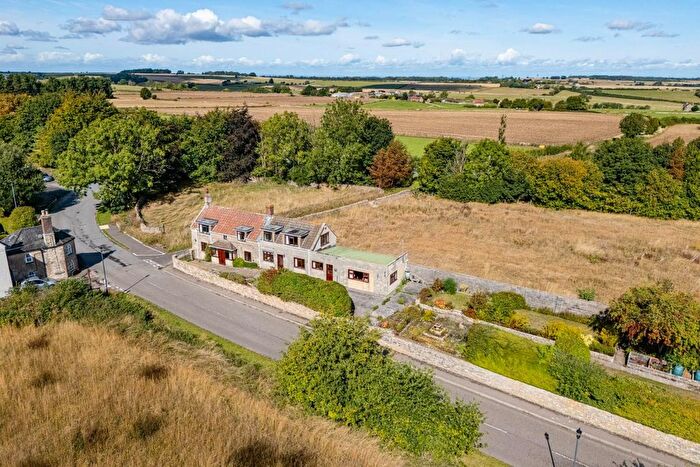 3 Bedroom Detached House For Sale In High Street, Marshfield, SN14