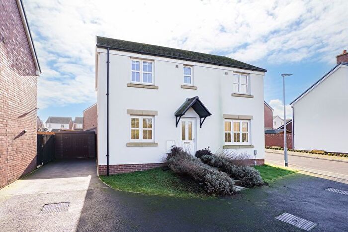 3 Bedroom Detached House For Sale In Primrose Avenue Clehonger, Hereford, HR2