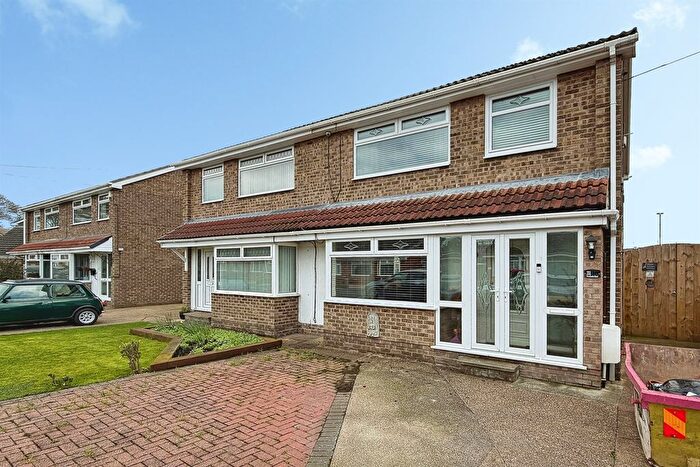 3 Bedroom Semi-Detached House For Sale In Westlands Road, Sproatley, Hull, HU11