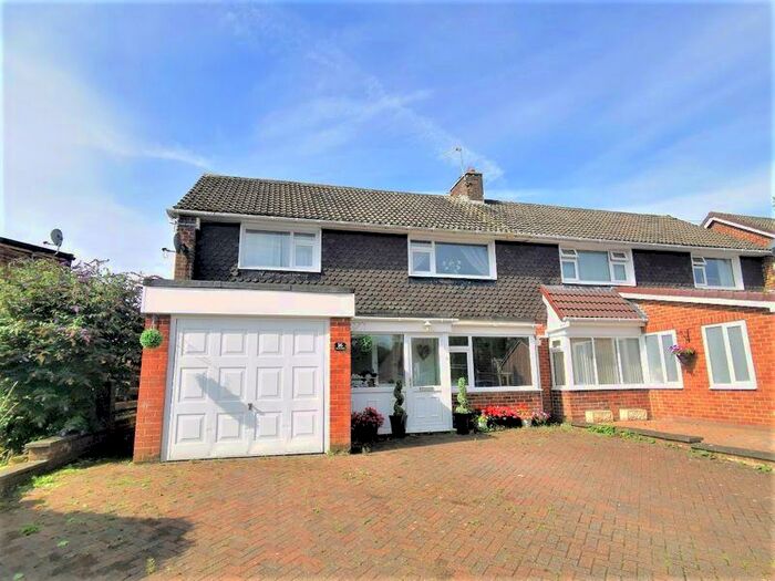 4 Bedroom Semi-Detached House For Sale In Ridgely Drive, Ponteland, NE20