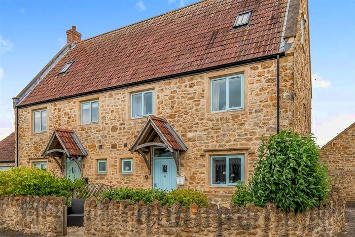 4 Bedroom Property For Sale In Granary Barton Close, Merriott, TA16