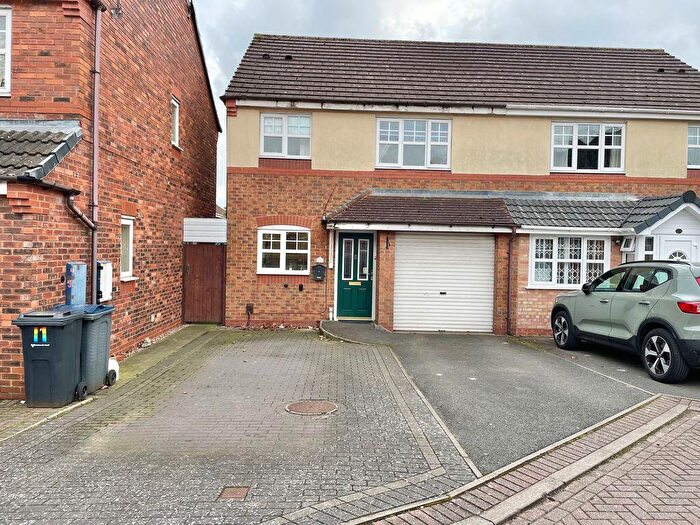 3 Bedroom Semi Detached House For Sale In Skylark Close, Erdington, Birmingham, B23