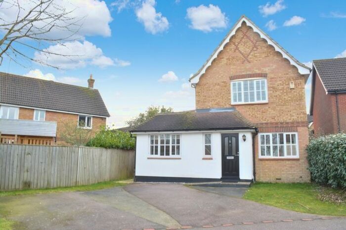 4 Bedroom Detached House To Rent In Taunton Close, Pound Hill RH10