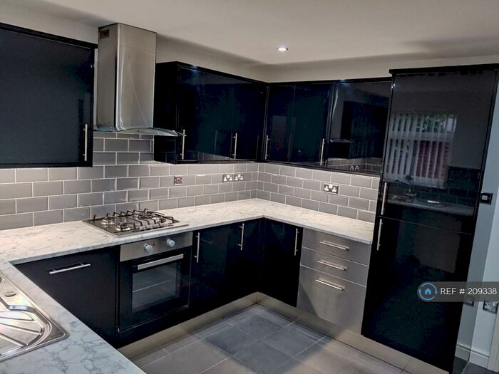 4 Bedroom End Of Terrace House To Rent In Chambers Street, Crewe, CW2