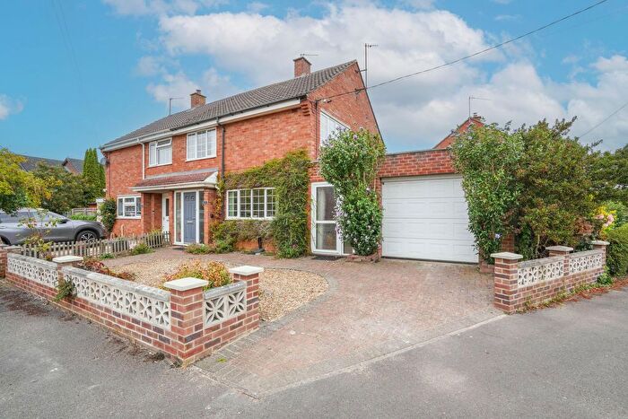 3 Bedroom Semi-Detached House For Sale In Evelin Road, Abingdon, OX14