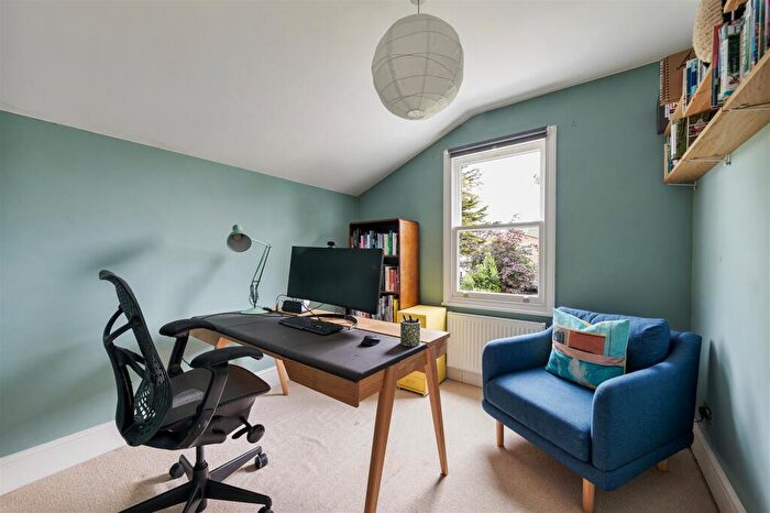 4 Bedroom Terraced House For Sale In Spruce Hills Road, Walthamstow, E17