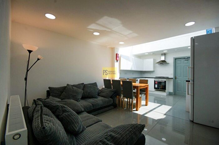 6 Bedroom Terraced House To Rent In Holly Grove, Selly Oak, Birmingham, B29