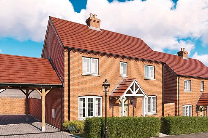 3 Bedroom Detached House For Sale In The Brooks, Clayhill Road, Burghfield Common, Reading, RG7