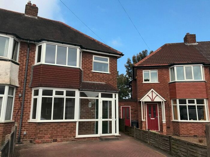 3 Bedroom Semi-Detached House To Rent In Hazel Croft, Northfield, Birmingham, B31