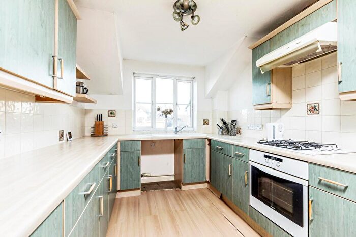 2 Bedroom Maisonette To Rent In Cornwall Road, Portsmouth, PO1