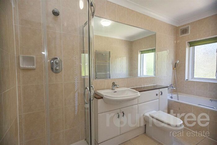7 Bedroom House To Rent In Allington Road, Hendon, NW4