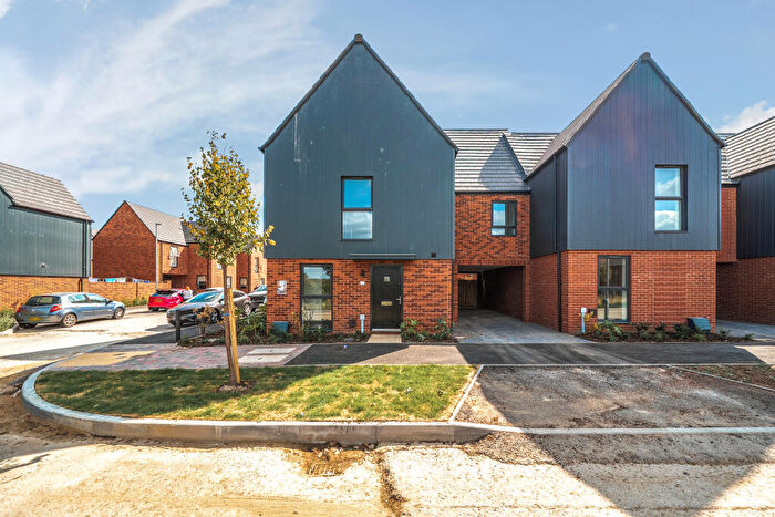 4 Bedroom Terraced House To Rent In Elder Drive -, LU5