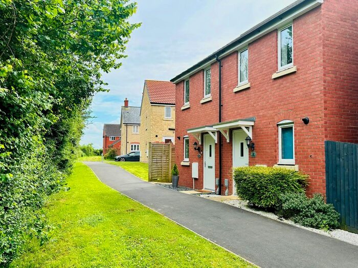 2 Bedroom Semi-Detached House For Sale In Bulrush Path, Bridgwater, TA5