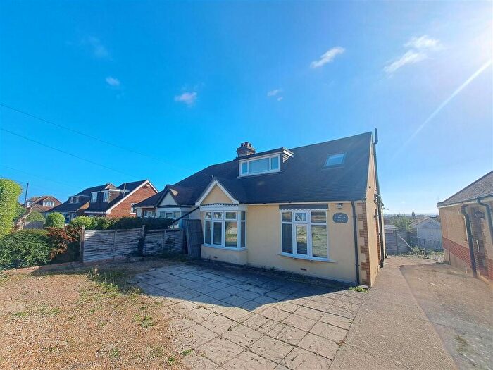 3 Bedroom Semi-Detached House For Sale In Leith Avenue, Portchester, PO16