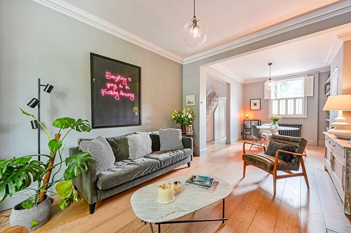 2 Bedroom Flat To Rent In Berrymede Road, Chiswick, W4