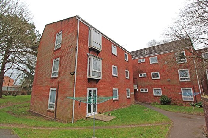 2 Bedroom Flat To Rent In Hasler Road, Poole, BH17