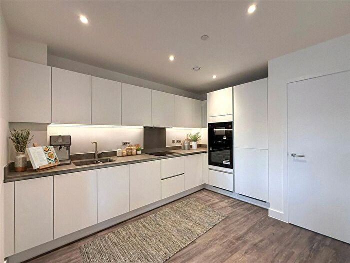 2 Bedroom Flat To Rent In Bragg Way, Cambridge, Cambridgeshire, CB5