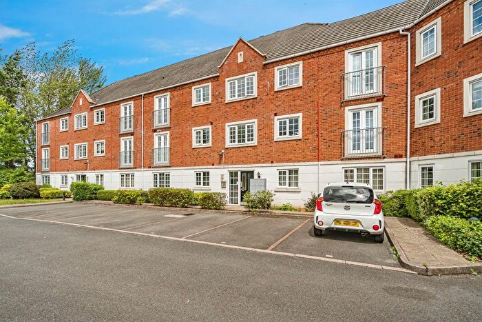 1 Bedroom Flat For Sale In Donnington Court, Dibdale, Dudley, DY1