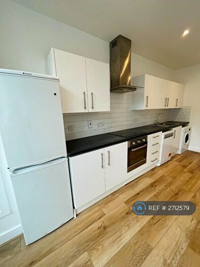 2 Bedroom Flat To Rent In White Church Passage, London, E1