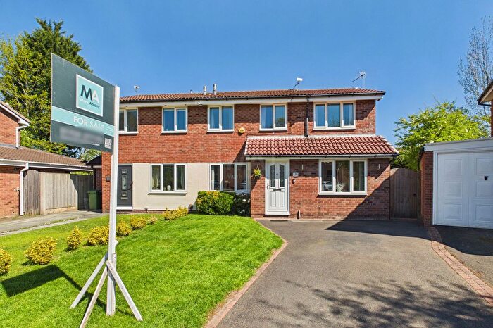 4 Bedroom Semi-Detached House For Sale In Morton Close, Old Hall, WA5