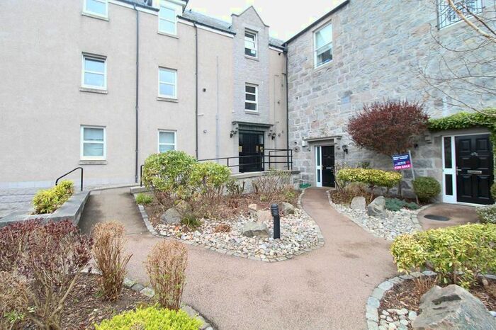 2 Bedroom Flat To Rent In Kings Gate, Second Floor, AB15