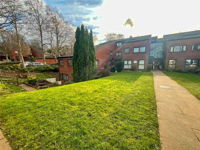 2 Bedroom Flat To Rent In Badgers Bank Road, Sutton Coldfield, West Midlands, B74