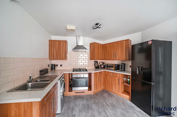 2 Bedroom Flat For Sale In Dyson Road, Redhouse, Swindon, SN25