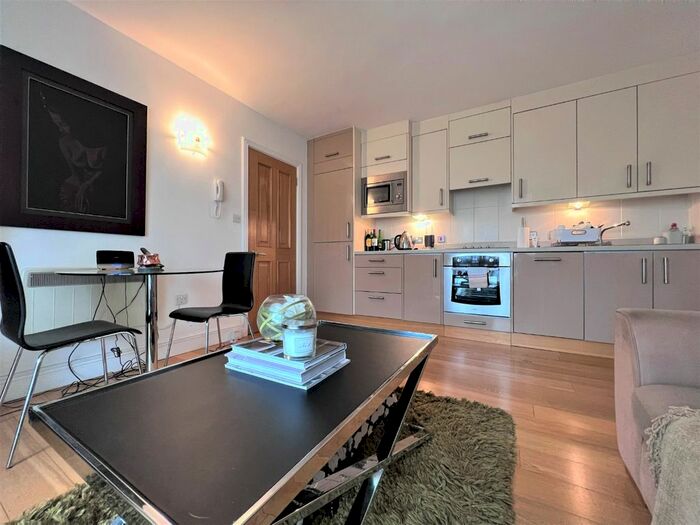 2 Bedroom Flat To Rent In Stuart Tower, Maida Vale, London, W9