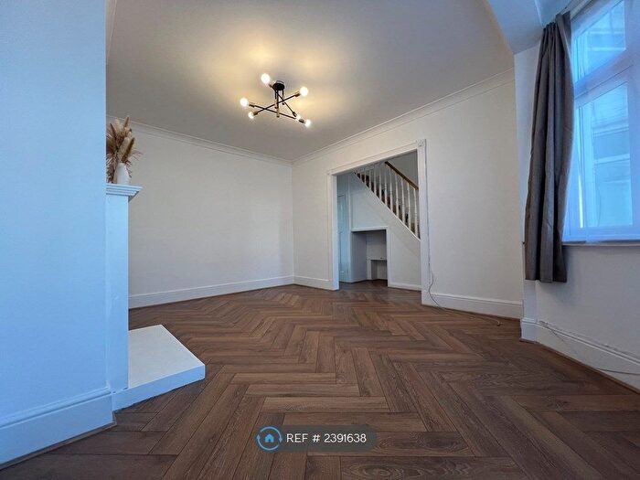 3 Bedroom Terraced House To Rent In Temple Avenue, Dagenham, RM8