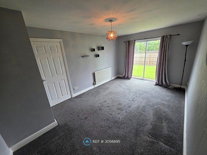 2 Bedroom Flat To Rent In Barnsdale Road, Castleford, WF10