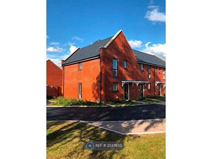 3 Bedroom End Of Terrace House To Rent In Nightingale Way, Reading, RG30