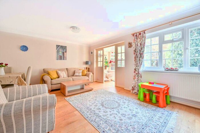 3 Bedroom End Of Terrace House To Rent In Regalfield Close, Guildford, GU2