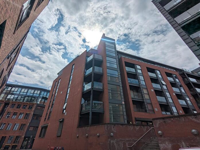 2 Bedroom Flat To Rent In Bury Street, Salford, M3